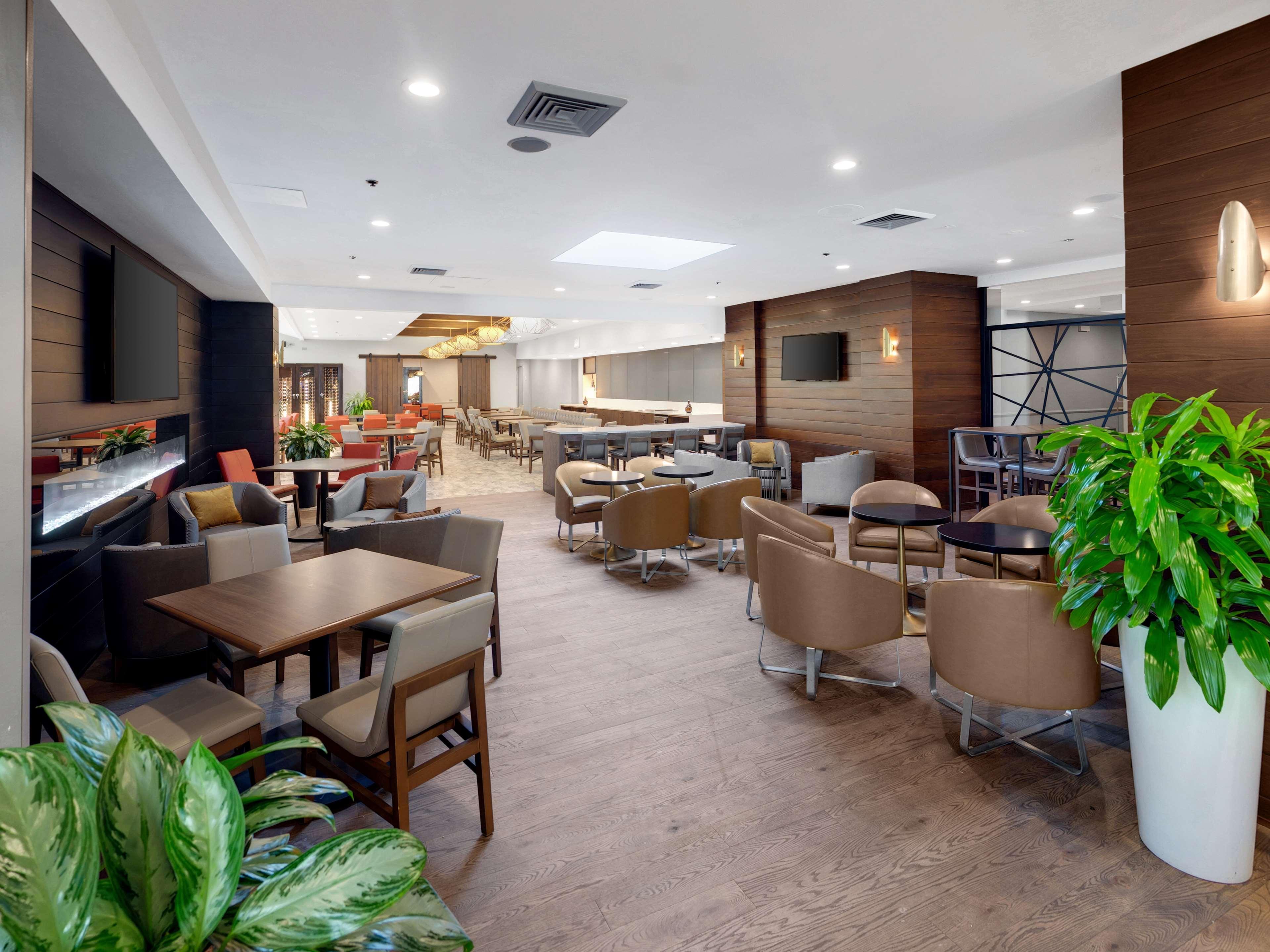 Отель Hilton Chicago/Оук-Лон Экстерьер фото