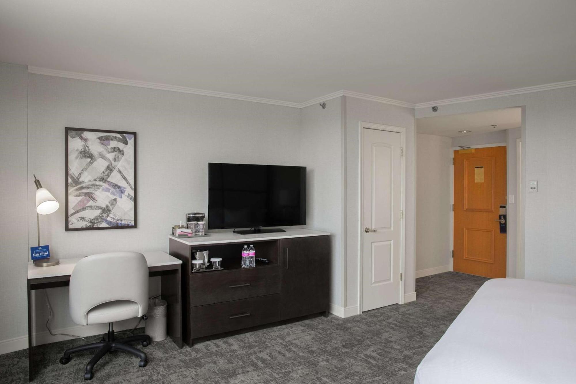 Отель Hilton Chicago/Оук-Лон Экстерьер фото