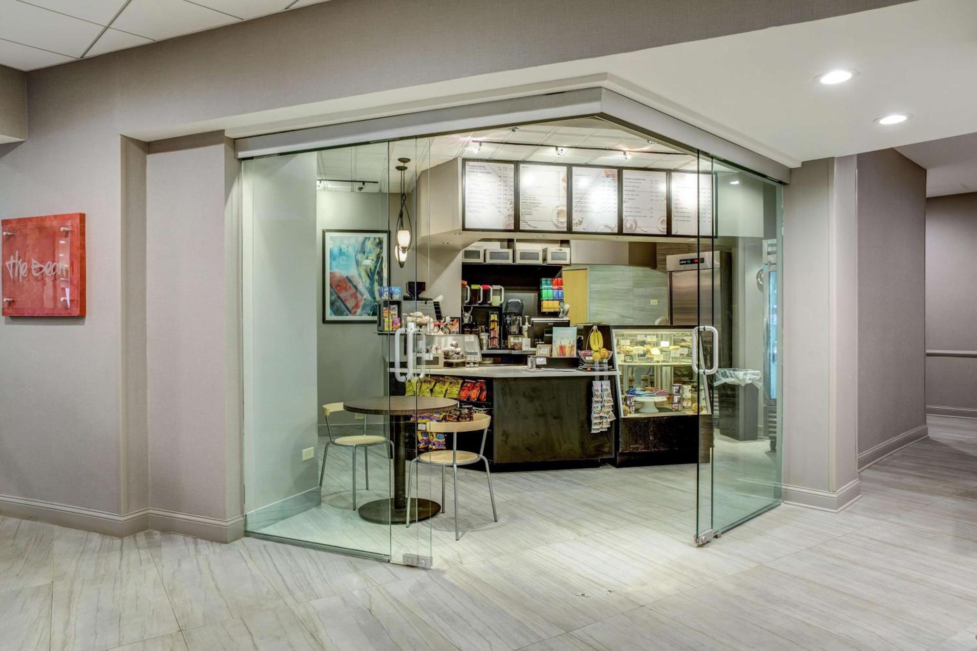 Отель Hilton Chicago/Оук-Лон Экстерьер фото