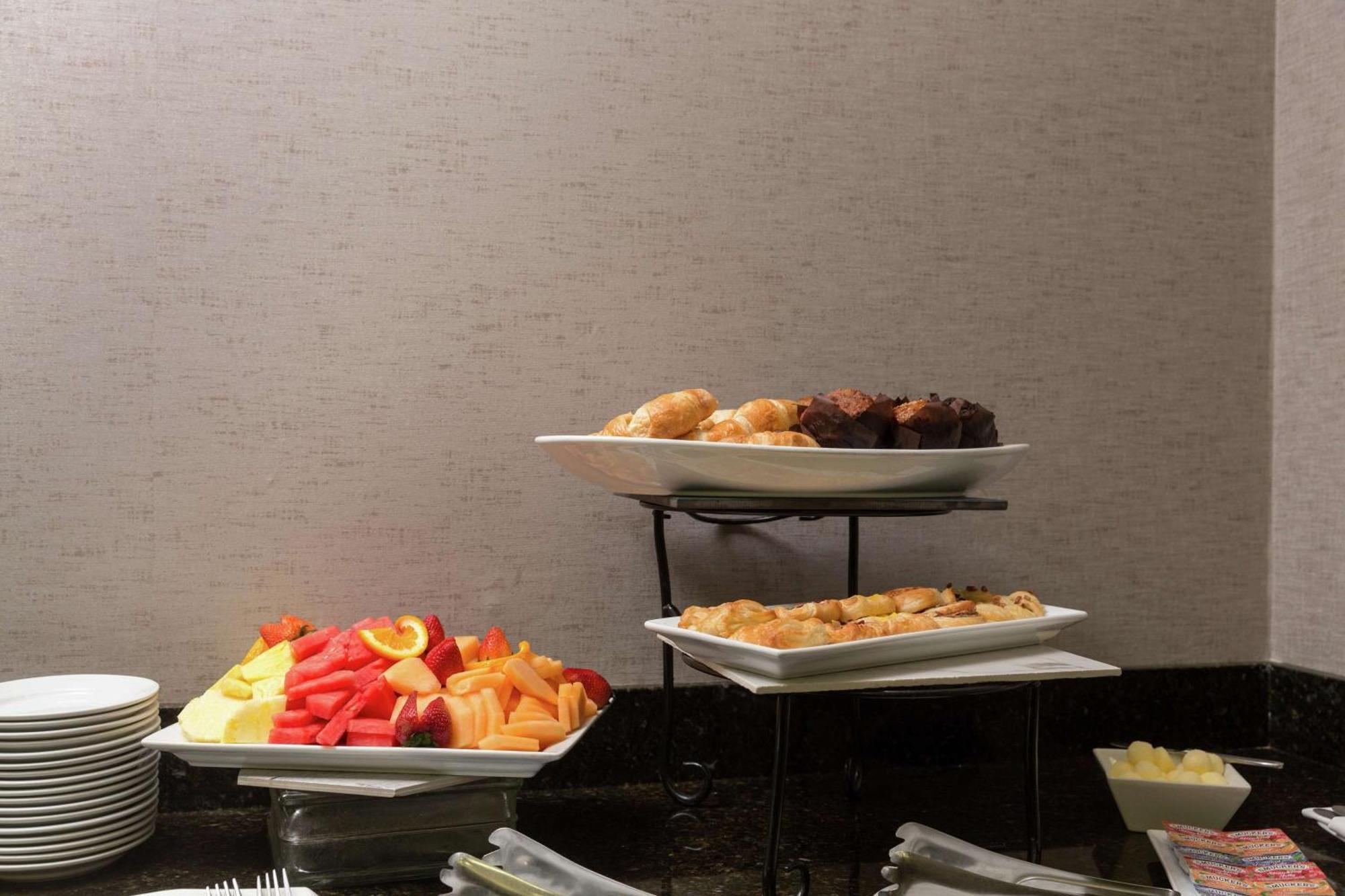 Отель Hilton Chicago/Оук-Лон Экстерьер фото